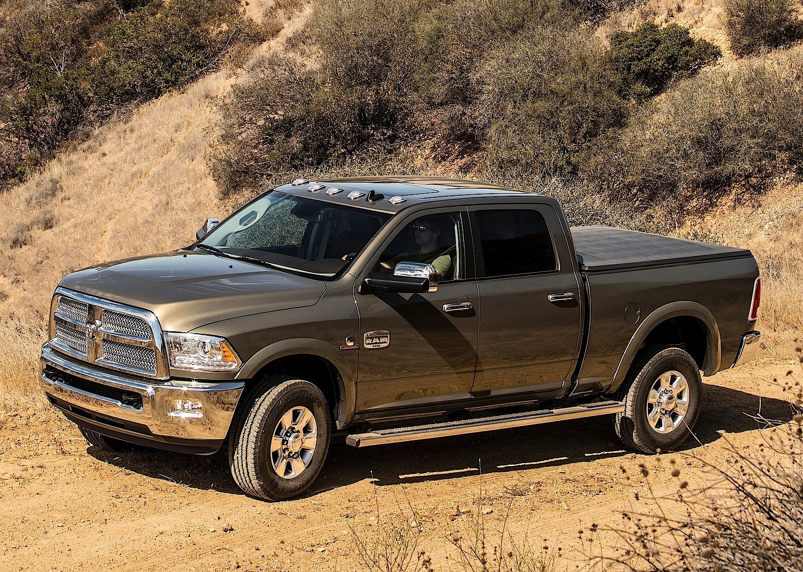 Ram Trucks 2500 photo 17