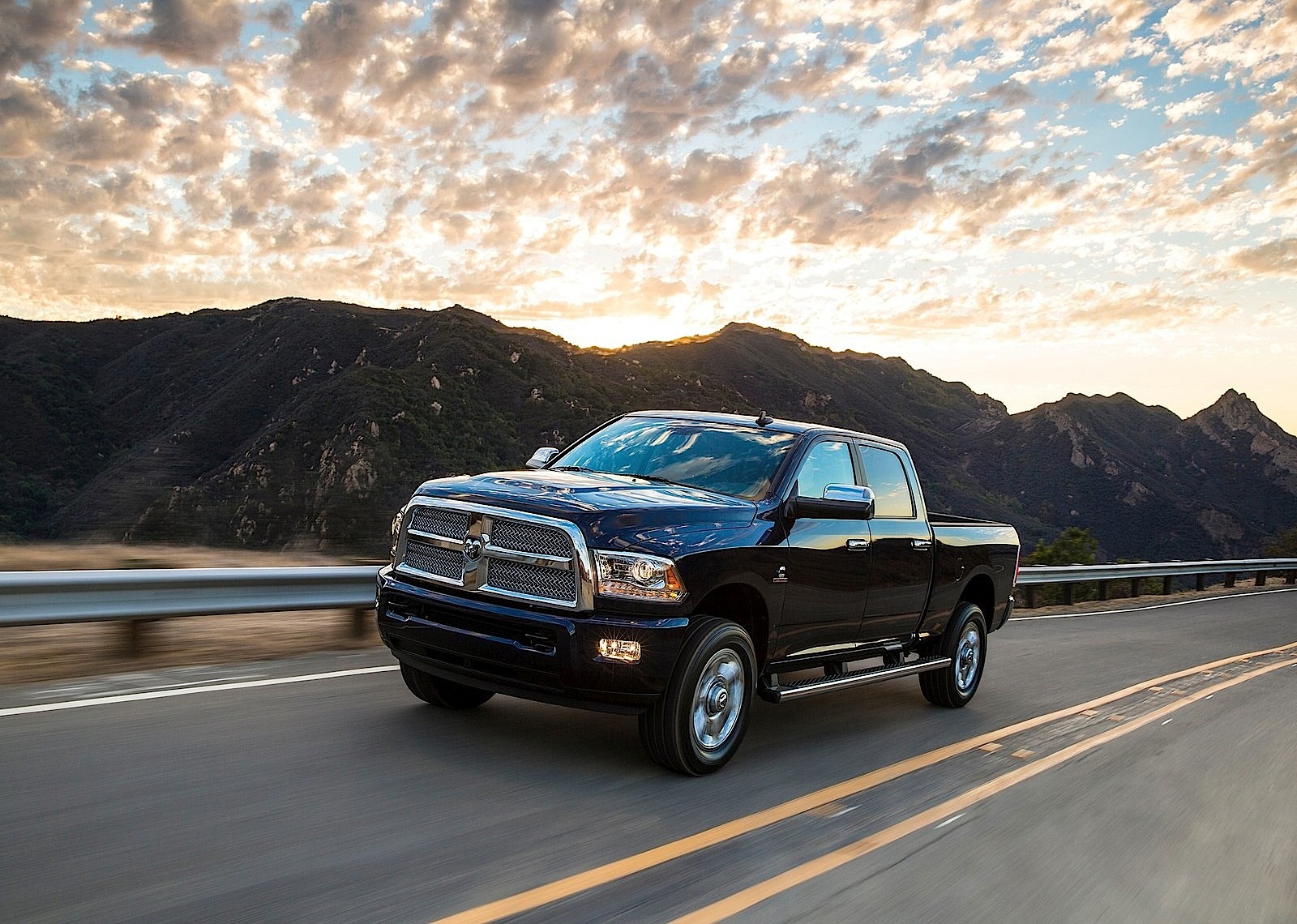 Ram Trucks 2500 photo 21