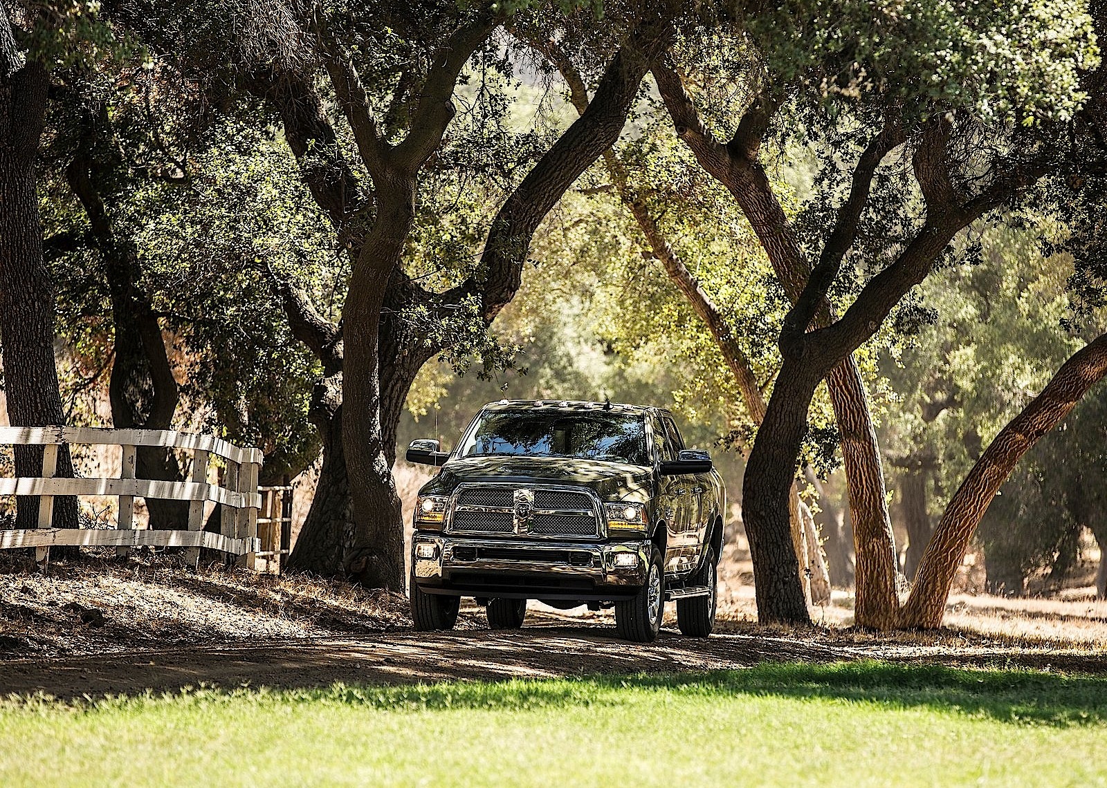 Ram Trucks 2500 photo 24