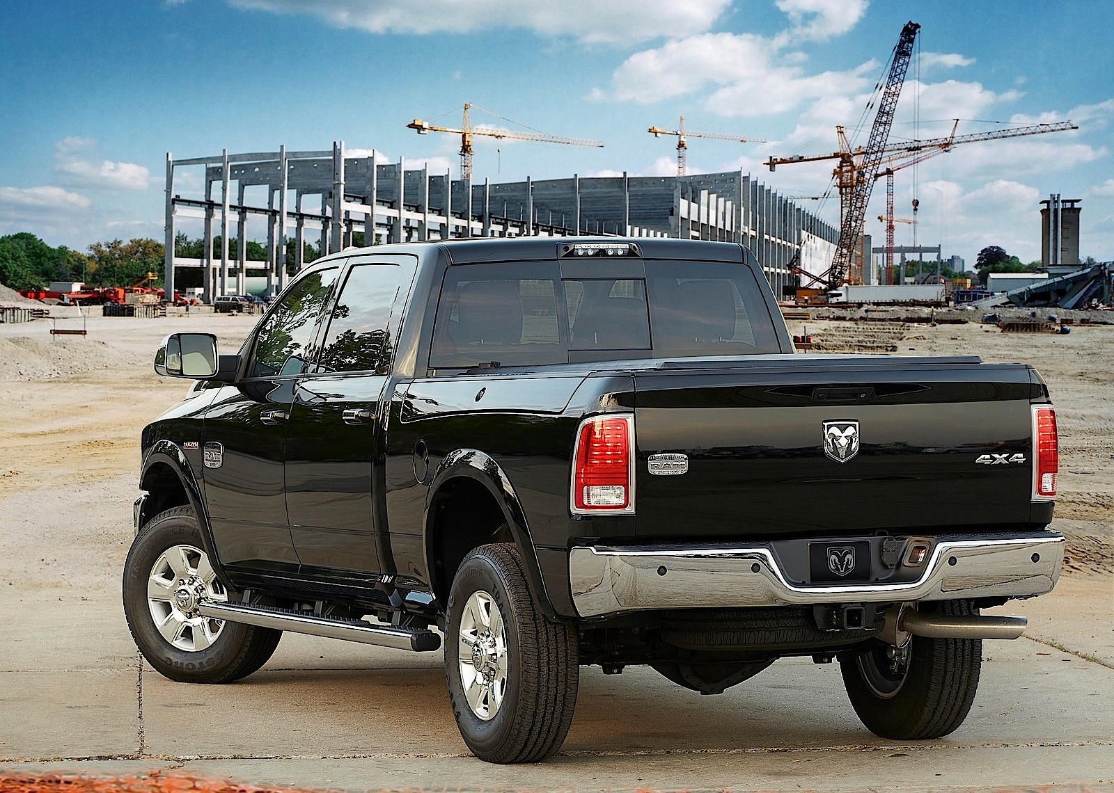 Ram Trucks 2500 photo 25