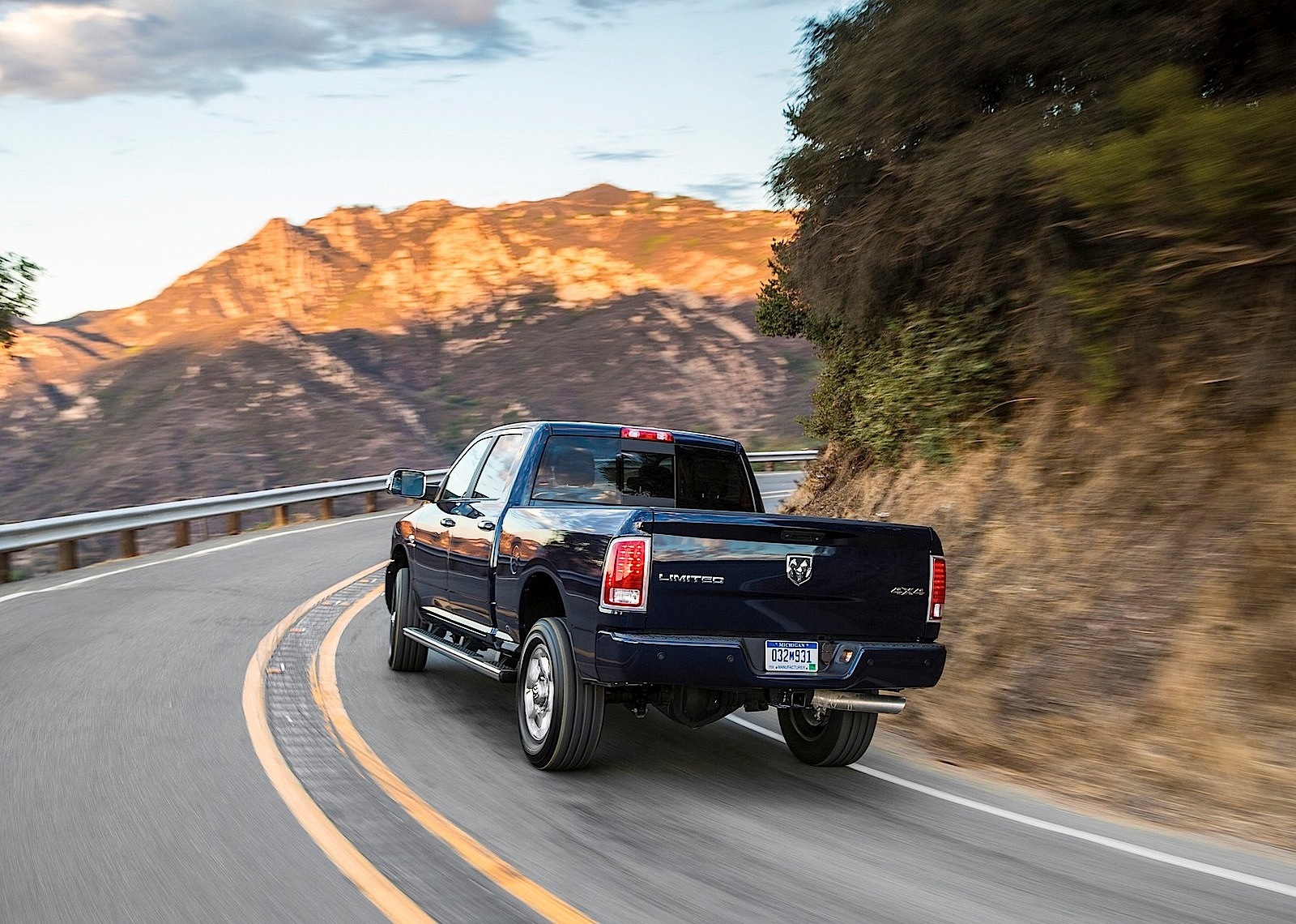 Ram Trucks 2500 photo 26