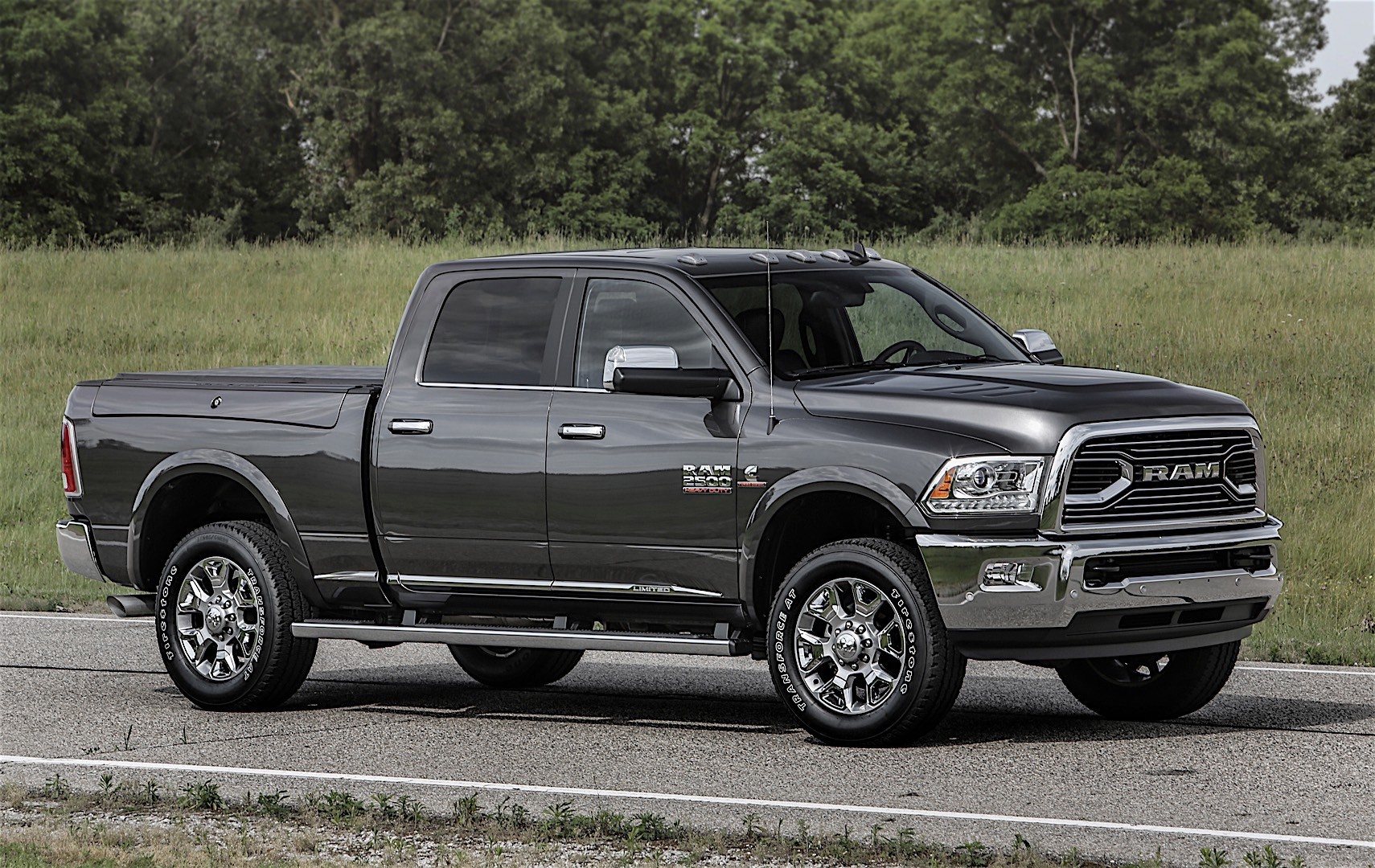Ram Trucks 2500 photo 3