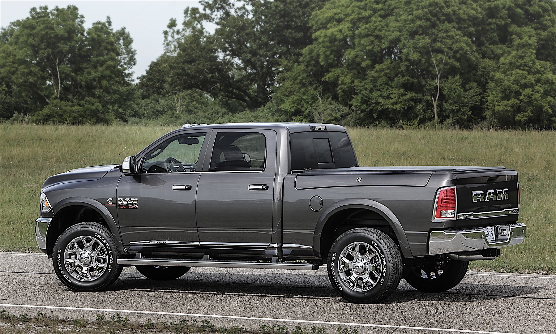 Ram Trucks 2500 photo 6