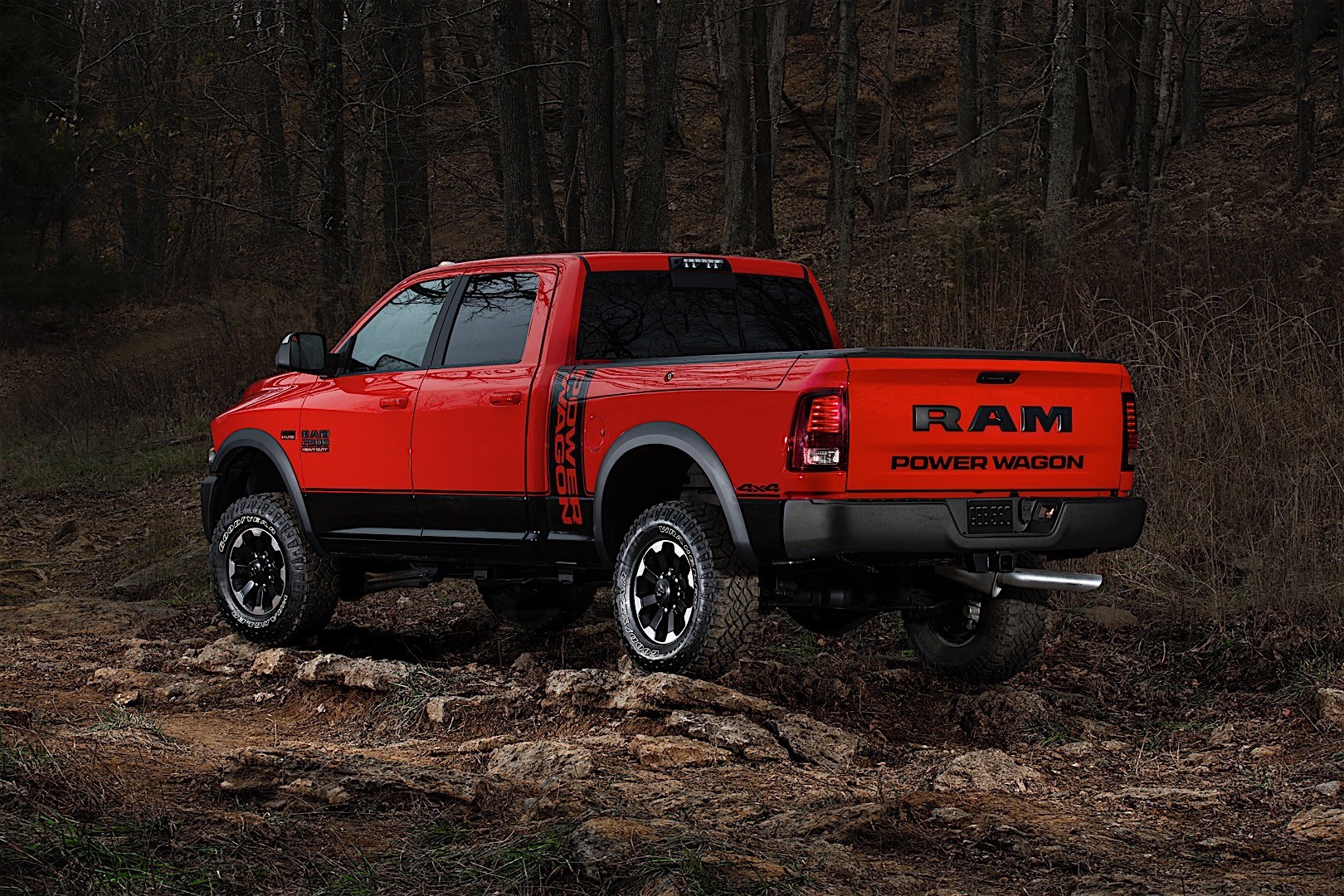 Ram Trucks 2500 photo 12