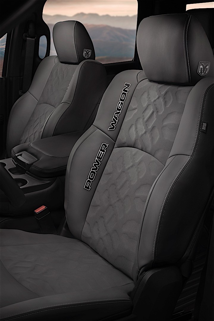 Ram Trucks 2500 photo 30