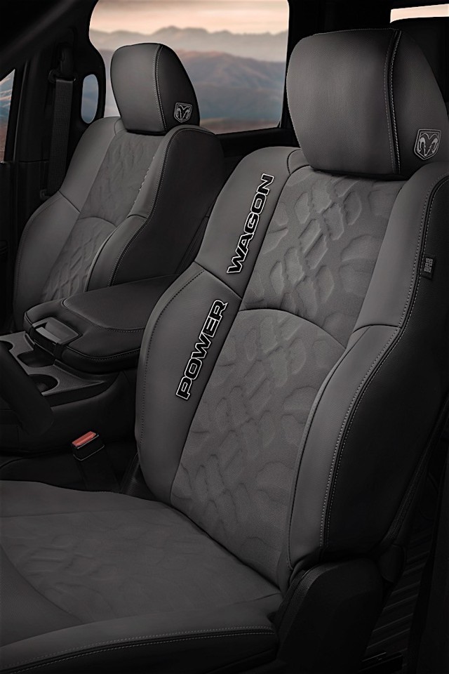 Ram Trucks 2500 photo 30