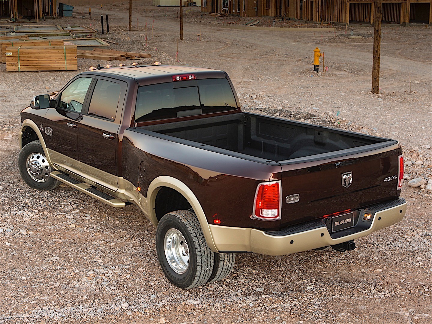 Ram Trucks 3500 photo 13