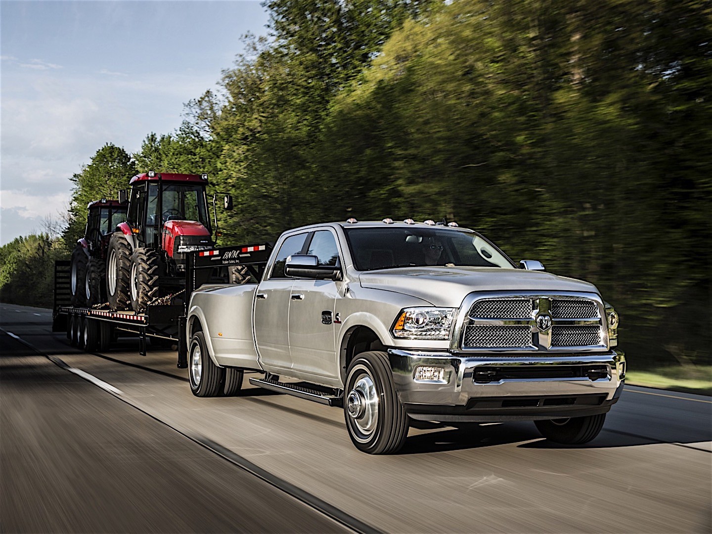 Ram Trucks 3500 photo 14