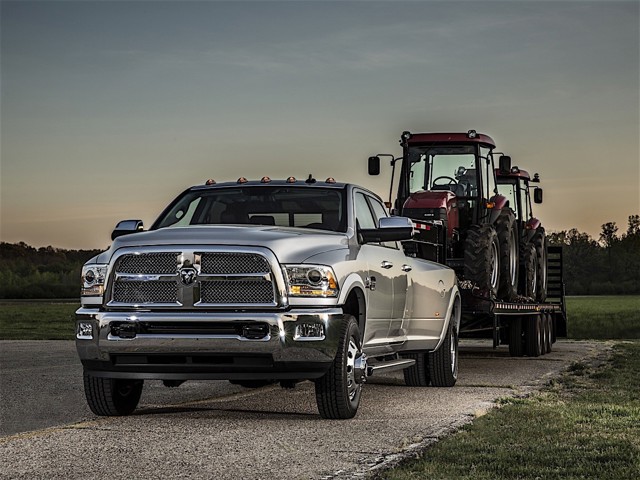 Ram Trucks 3500 foto 15