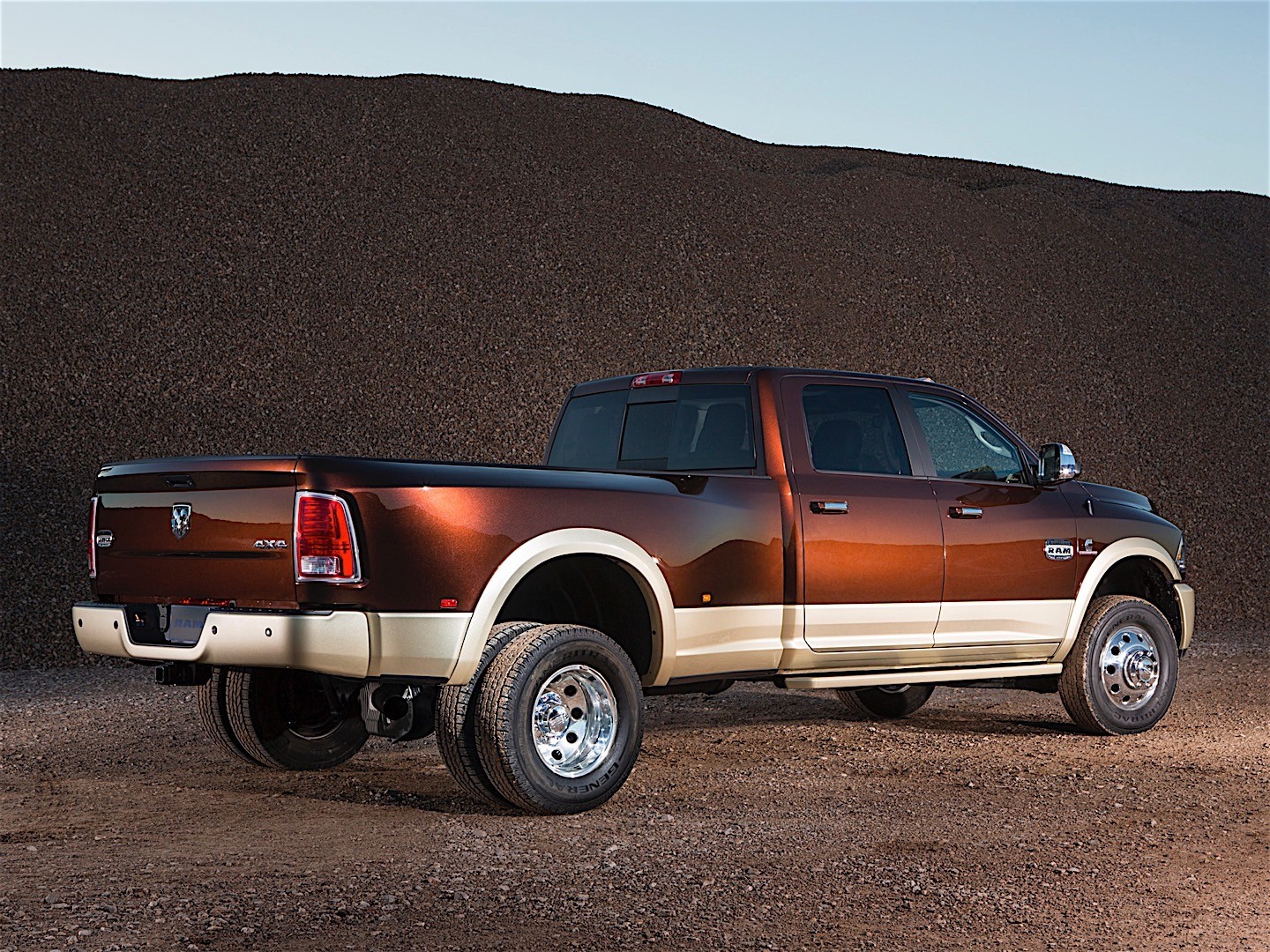 Ram Trucks 3500 photo 22
