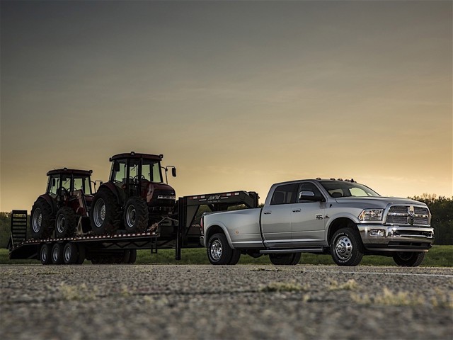 Ram Trucks 3500 foto 24