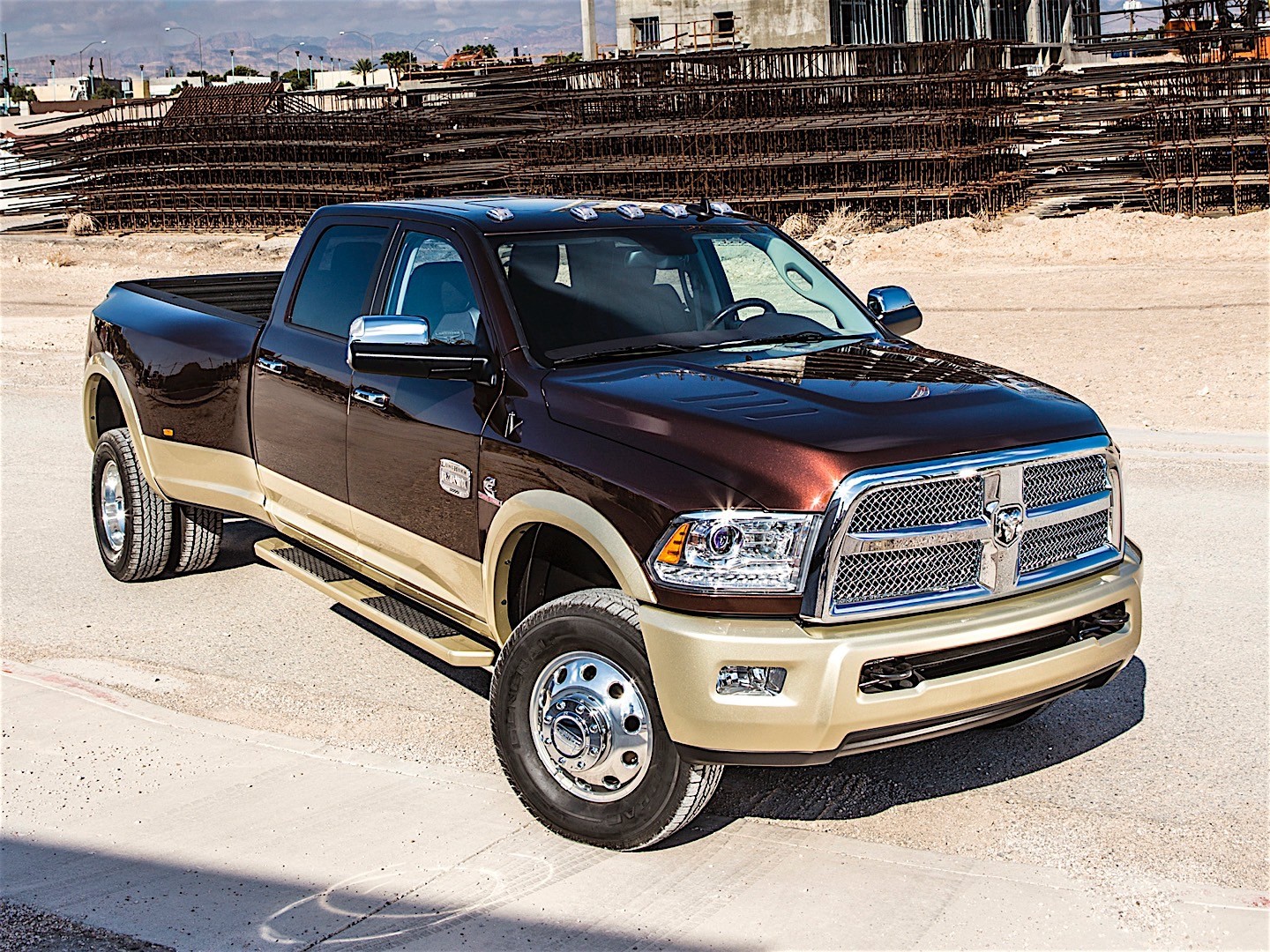 Ram Trucks 3500 photo 27