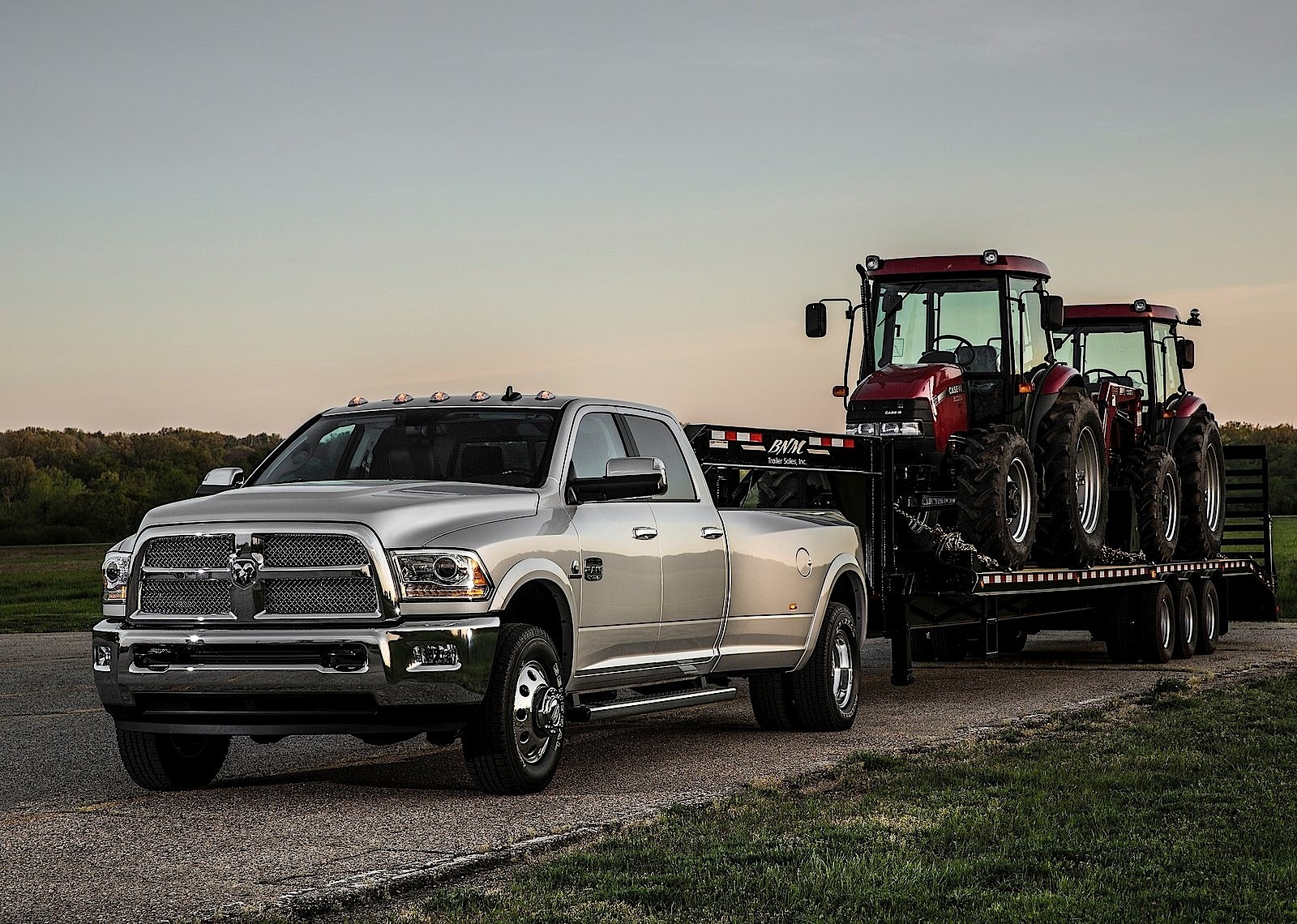 Ram Trucks 3500 photo 6