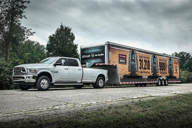 Ram Trucks 3500 foto 2