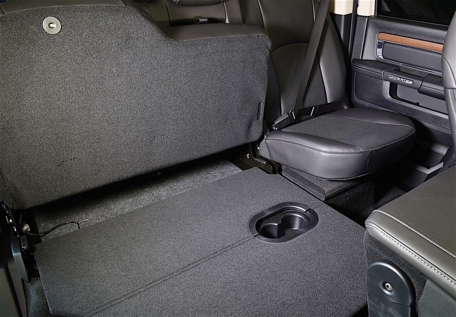 Ram Trucks 3500 photo 10