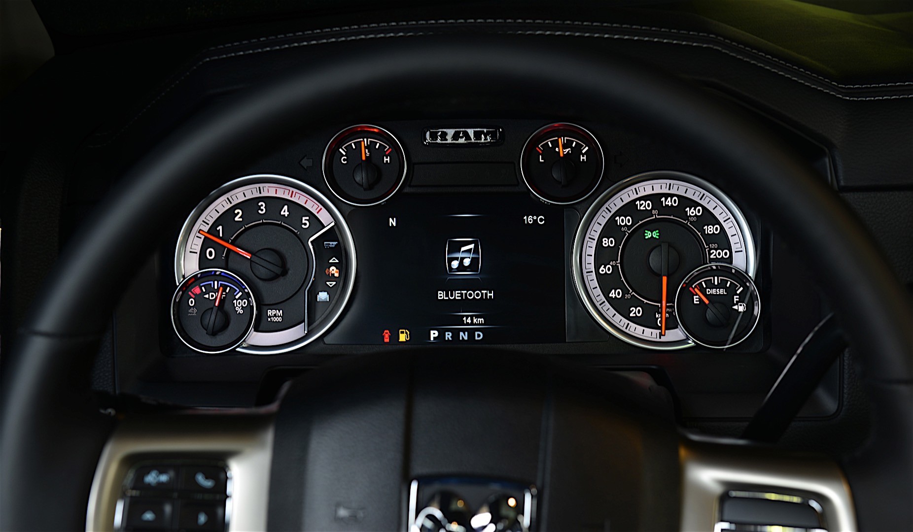 Ram Trucks 3500 photo 14