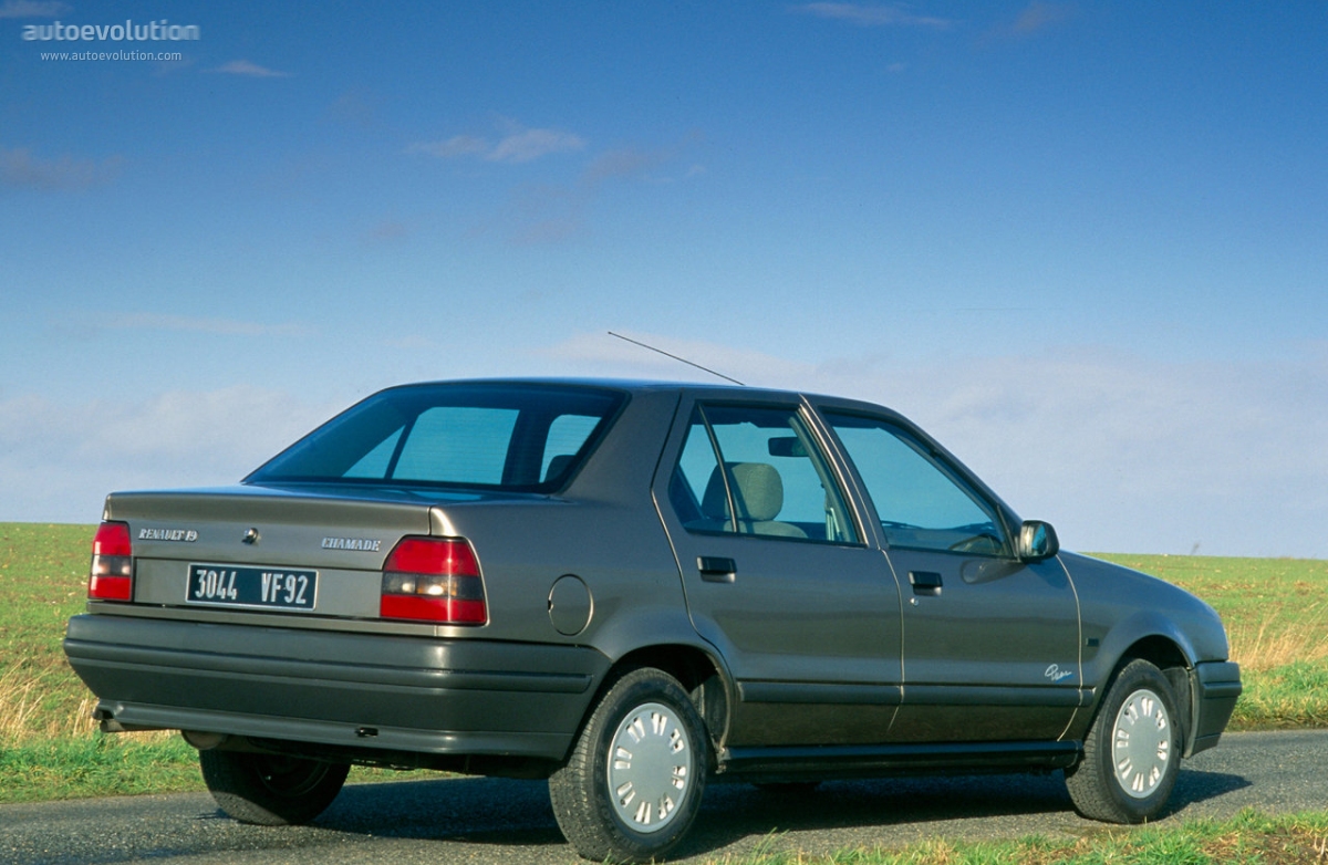 Renault 19 photo 2