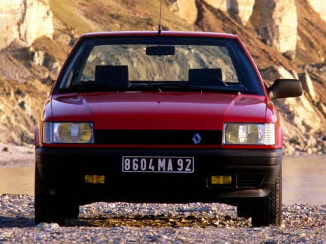 Renault 21 photo 8
