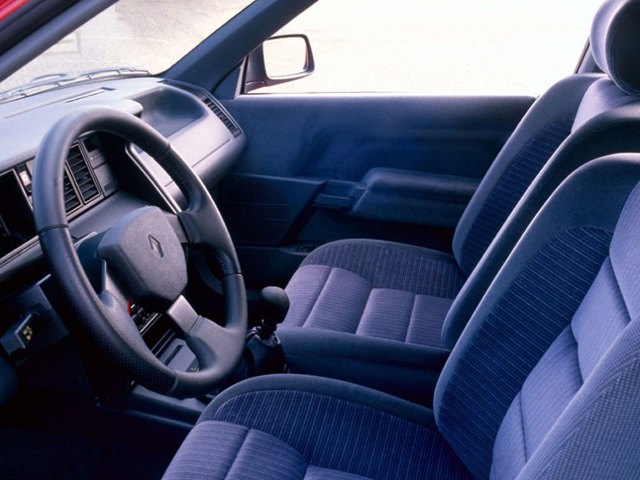Renault 21 photo 8