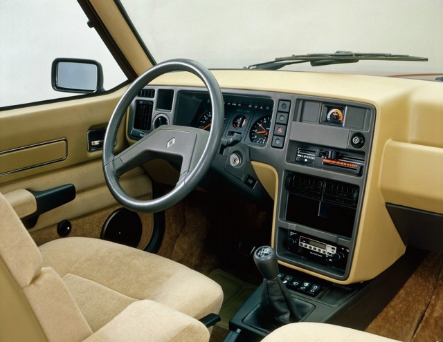Renault 30 photo 21