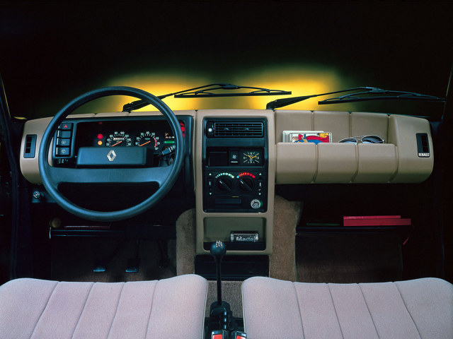 Renault 5 photo 4