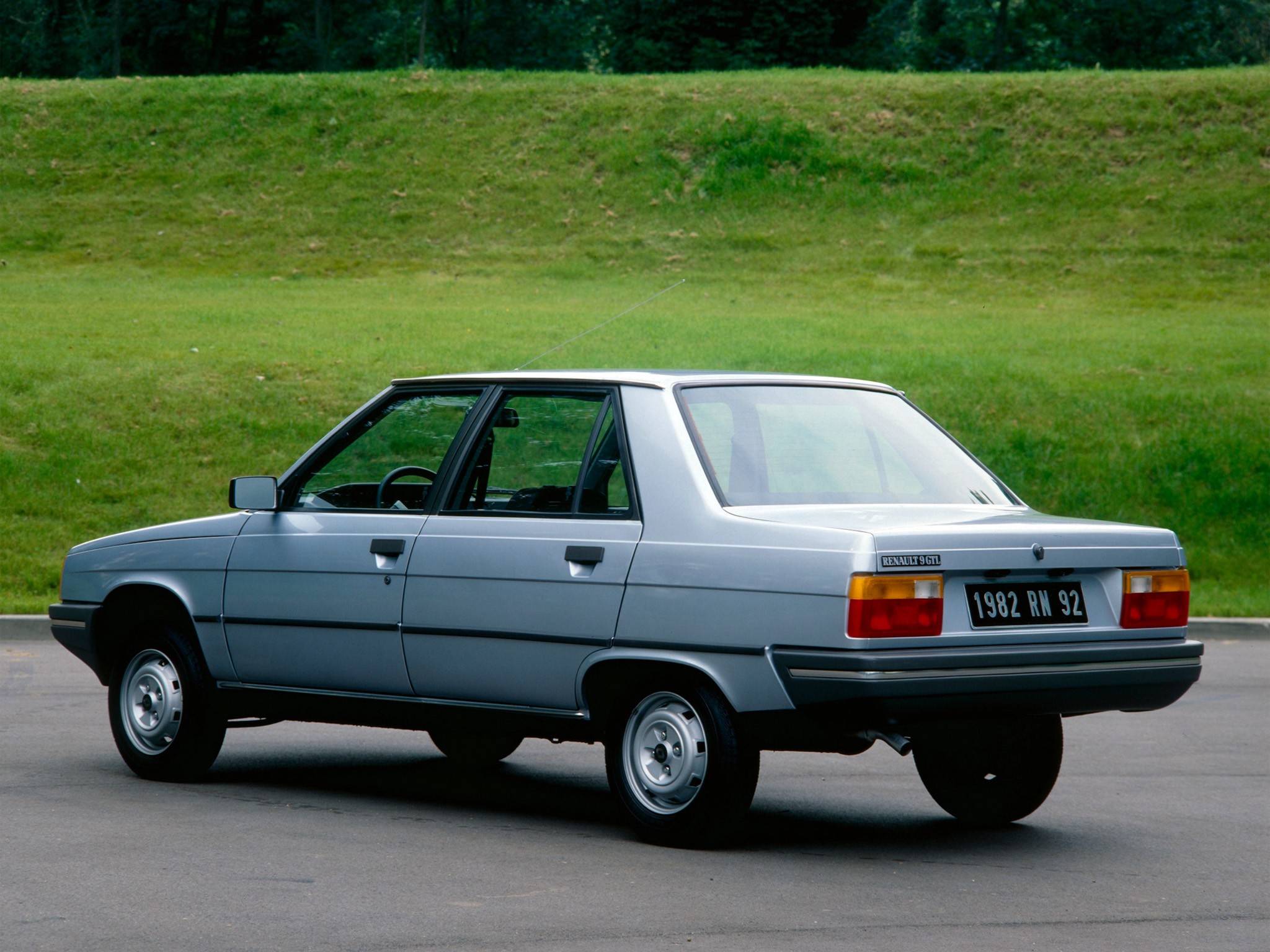 Renault 9 photo 5