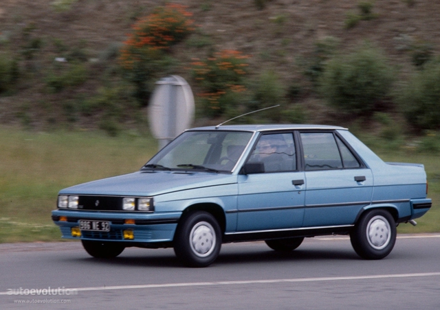 RENAULT 9