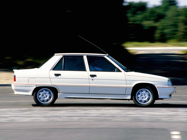 RENAULT 9