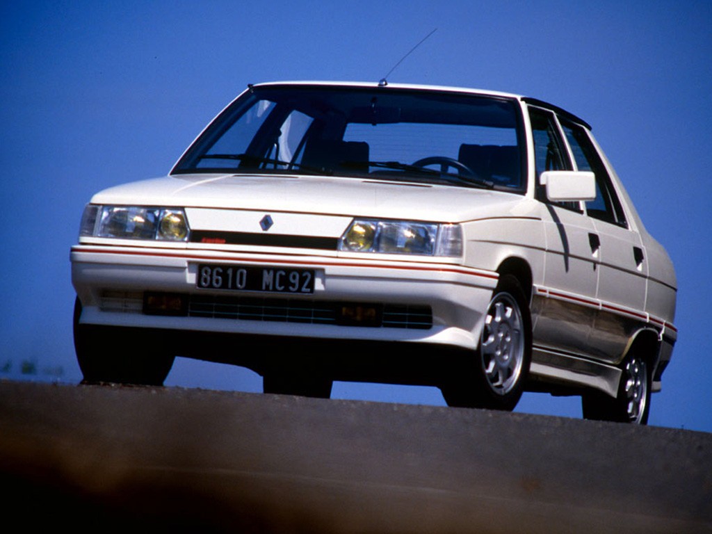 Renault 9 photo 2