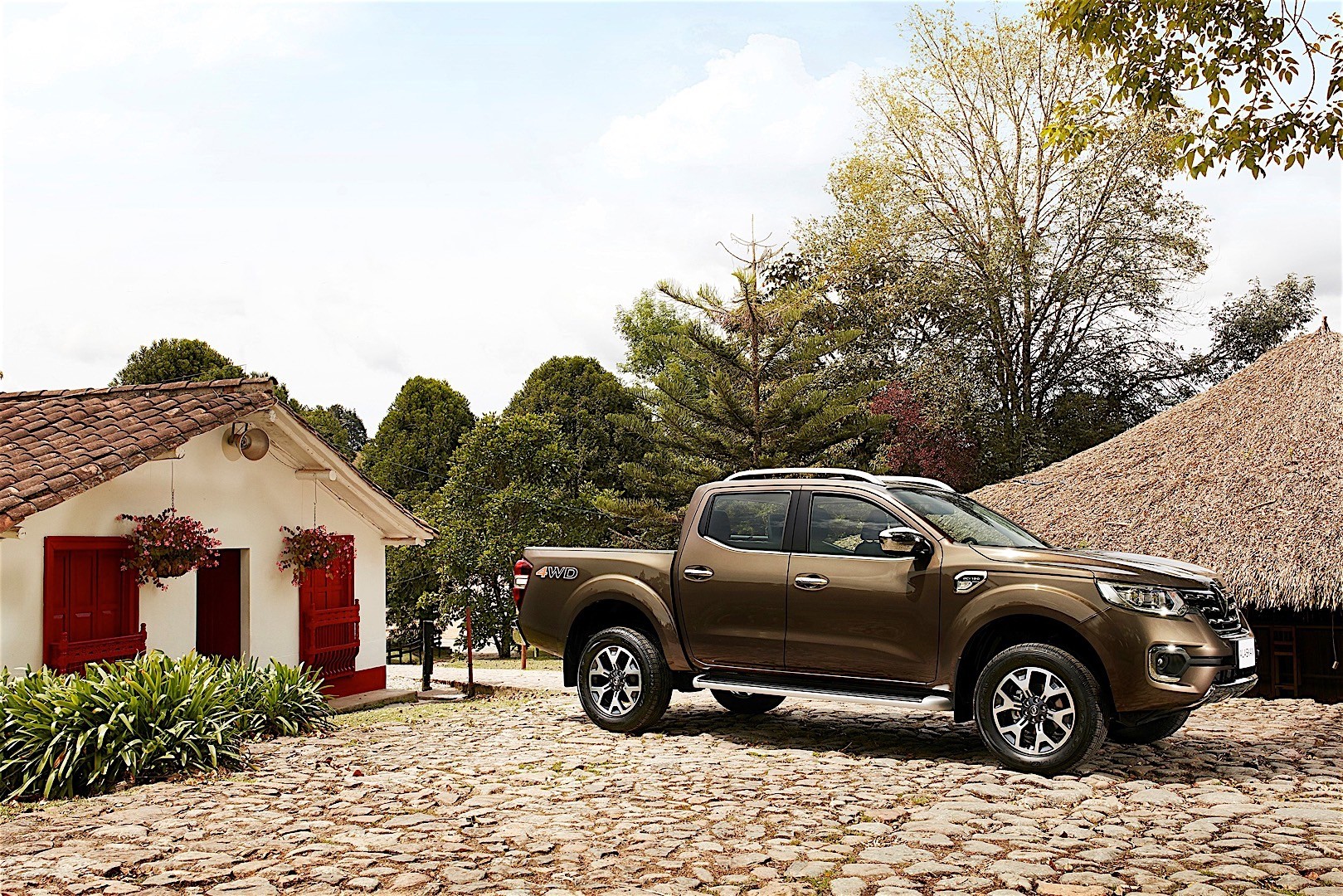 Renault Alaskan photo 8