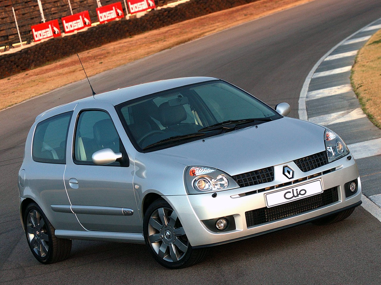 Renault Clio 3 Doors photo 16