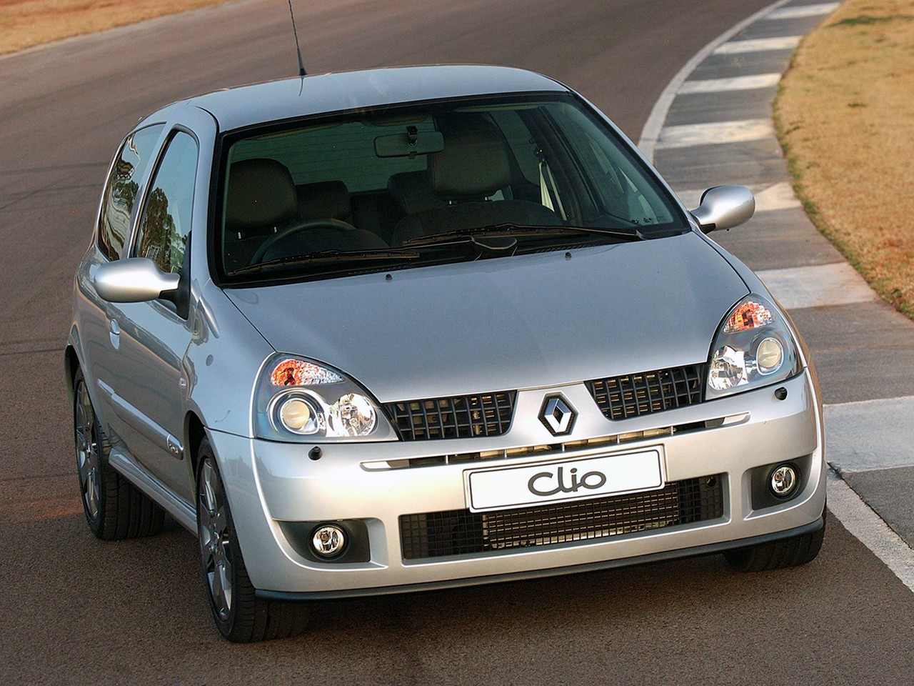Renault Clio 3 Doors photo 25