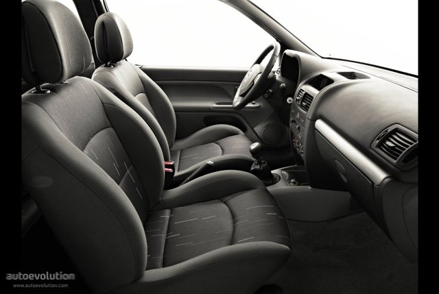 Renault Clio 3 Doors photo 30