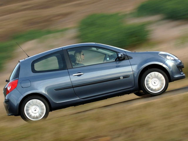 Renault Clio 3 Doors photo 18