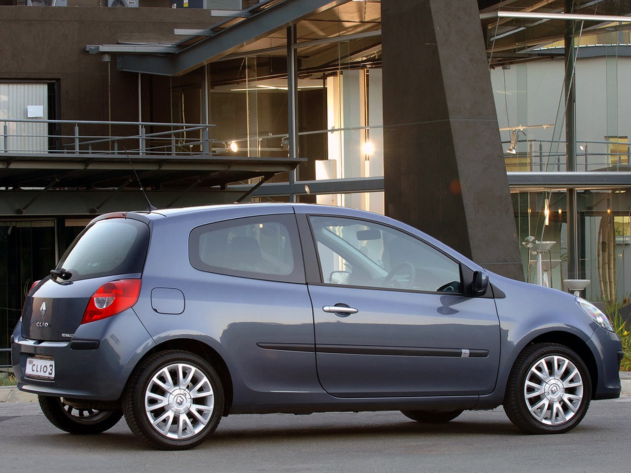 Renault Clio 3 Doors photo 20