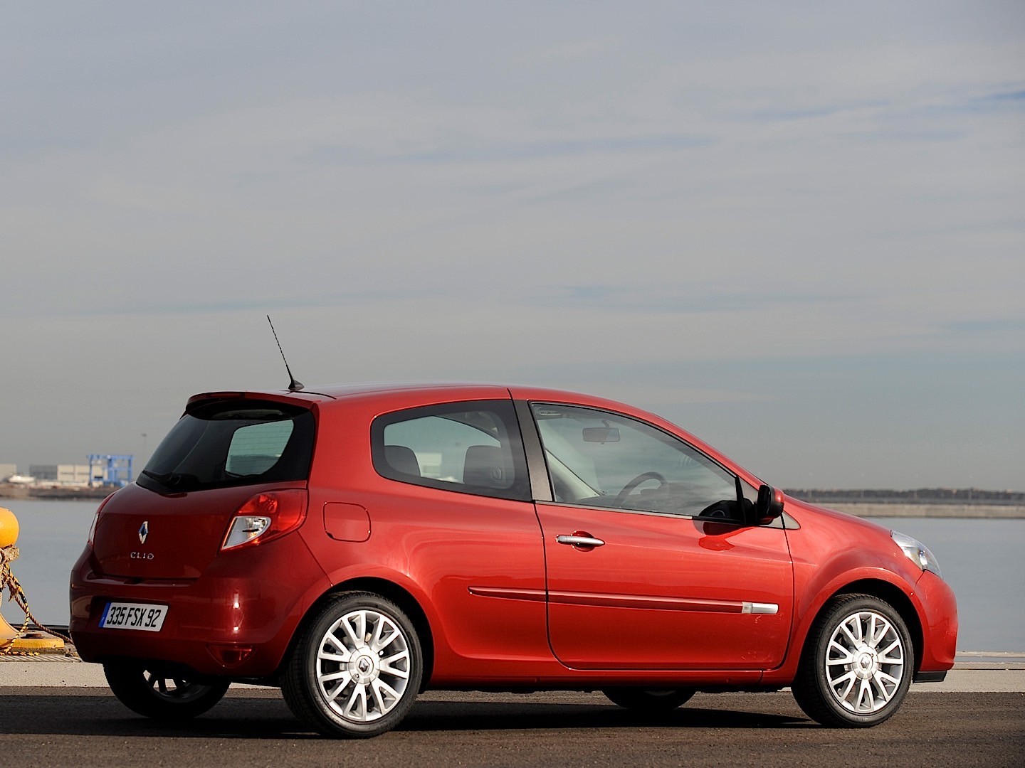 Renault Clio 3 Doors photo 13