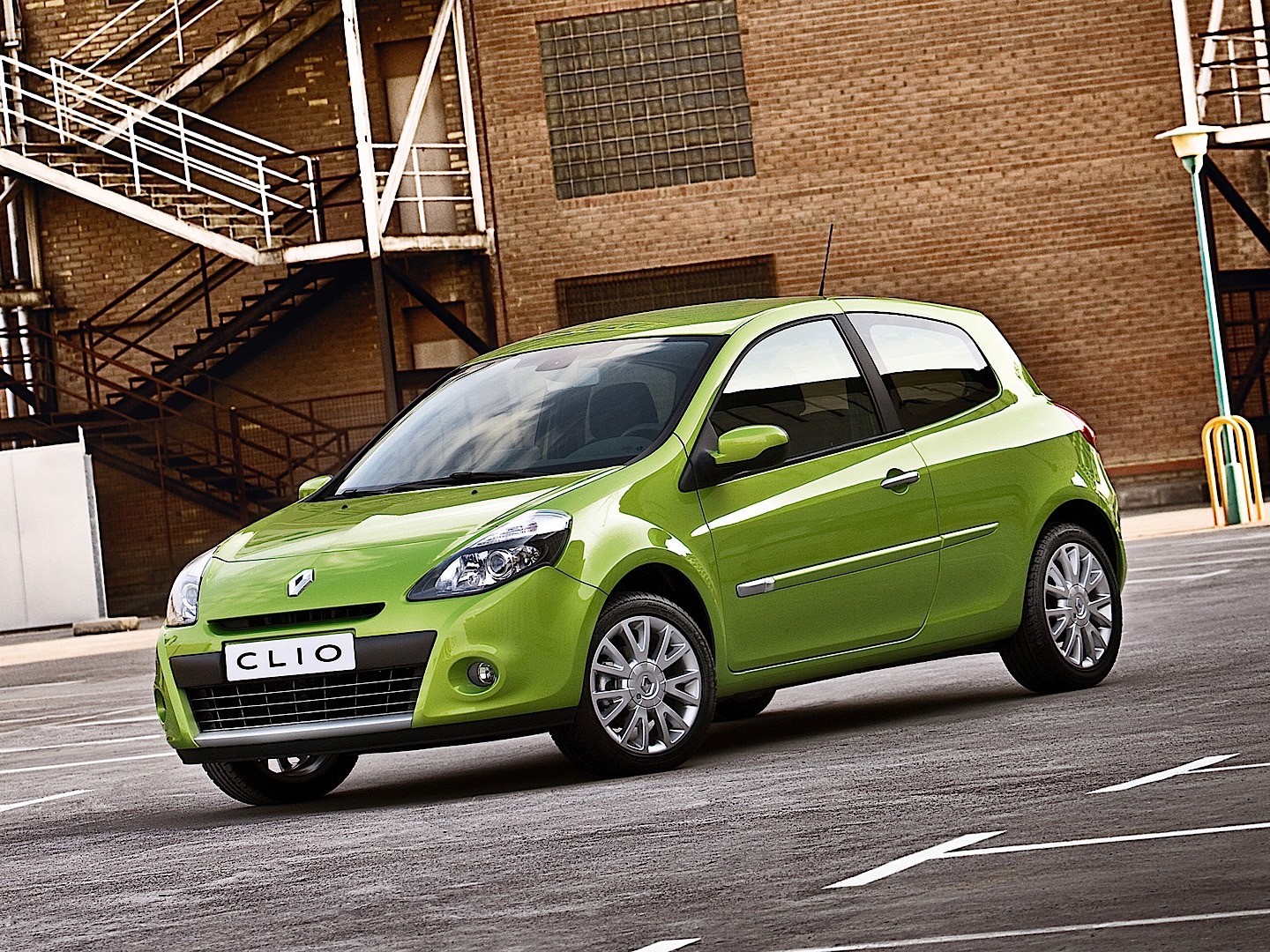 Renault Clio 3 Doors photo 18