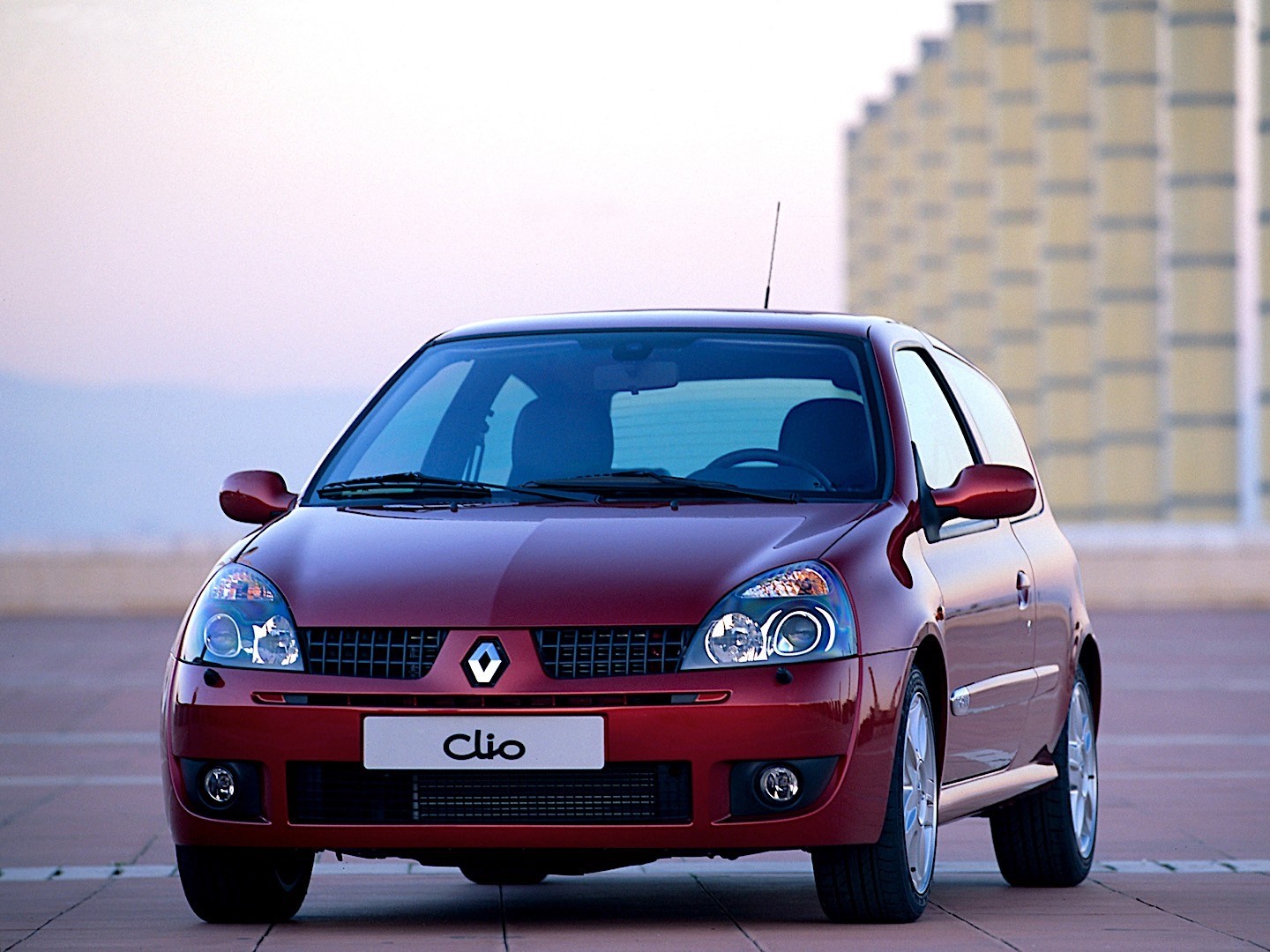 Renault Clio 3 Doors photo 9