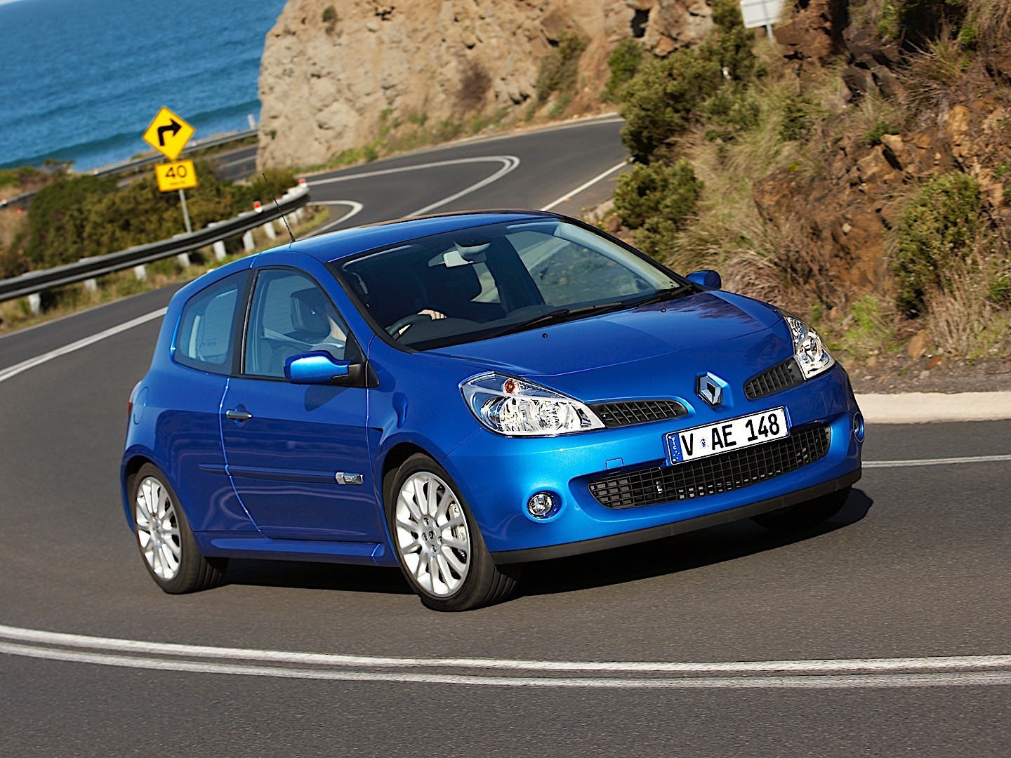 Renault Clio 3 Doors photo 13