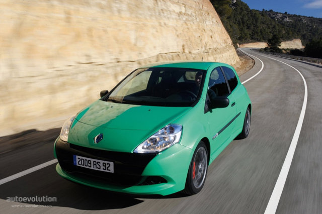 Renault Clio 3 Doors photo 2