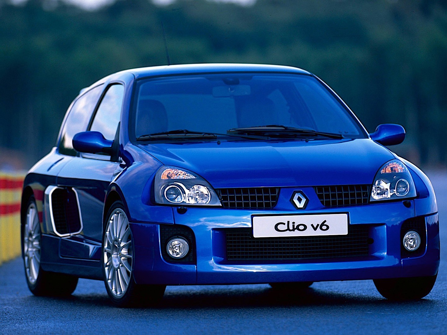 Renault Clio 3 Doors photo 13