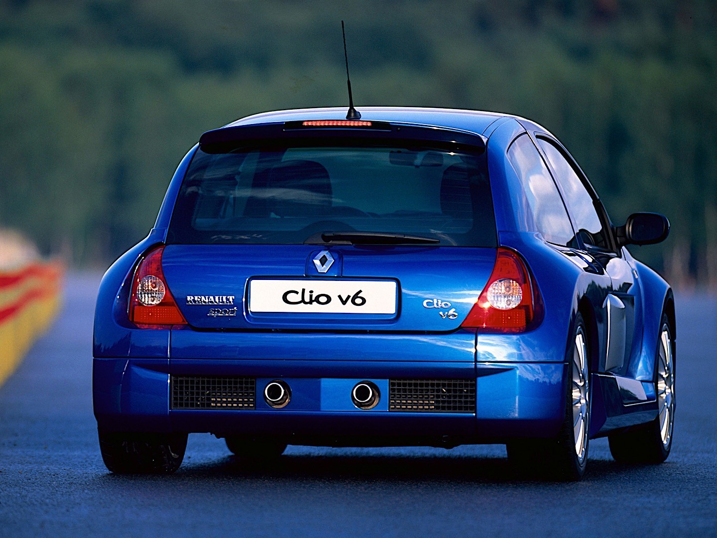 Renault Clio 3 Doors photo 24
