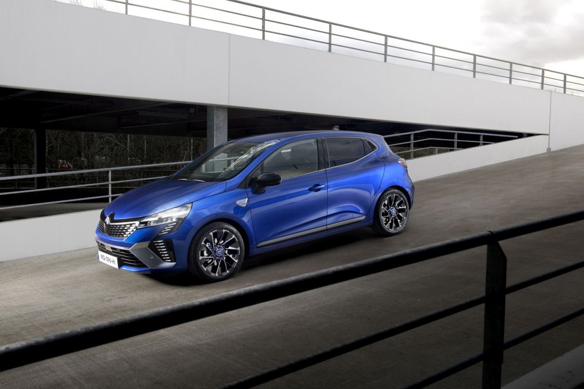 Renault RENAULT Clio 1.0L SCe 65 5MT (65 HP)