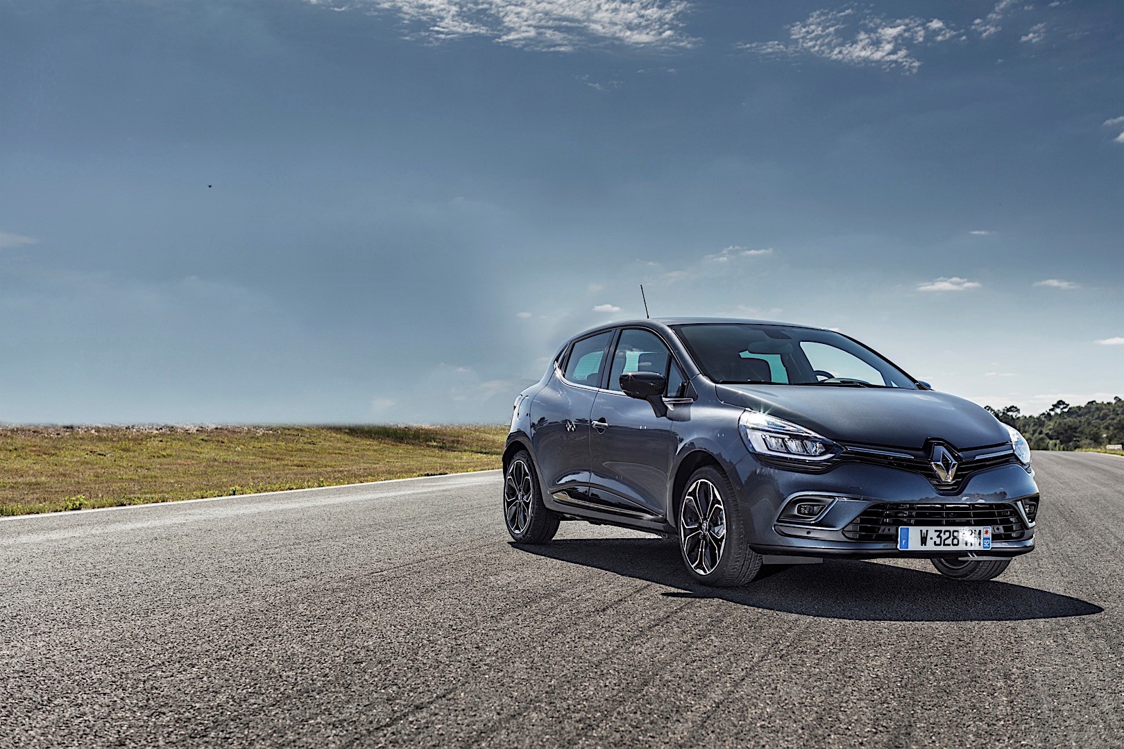 Renault Clio 5 Doors photo 2