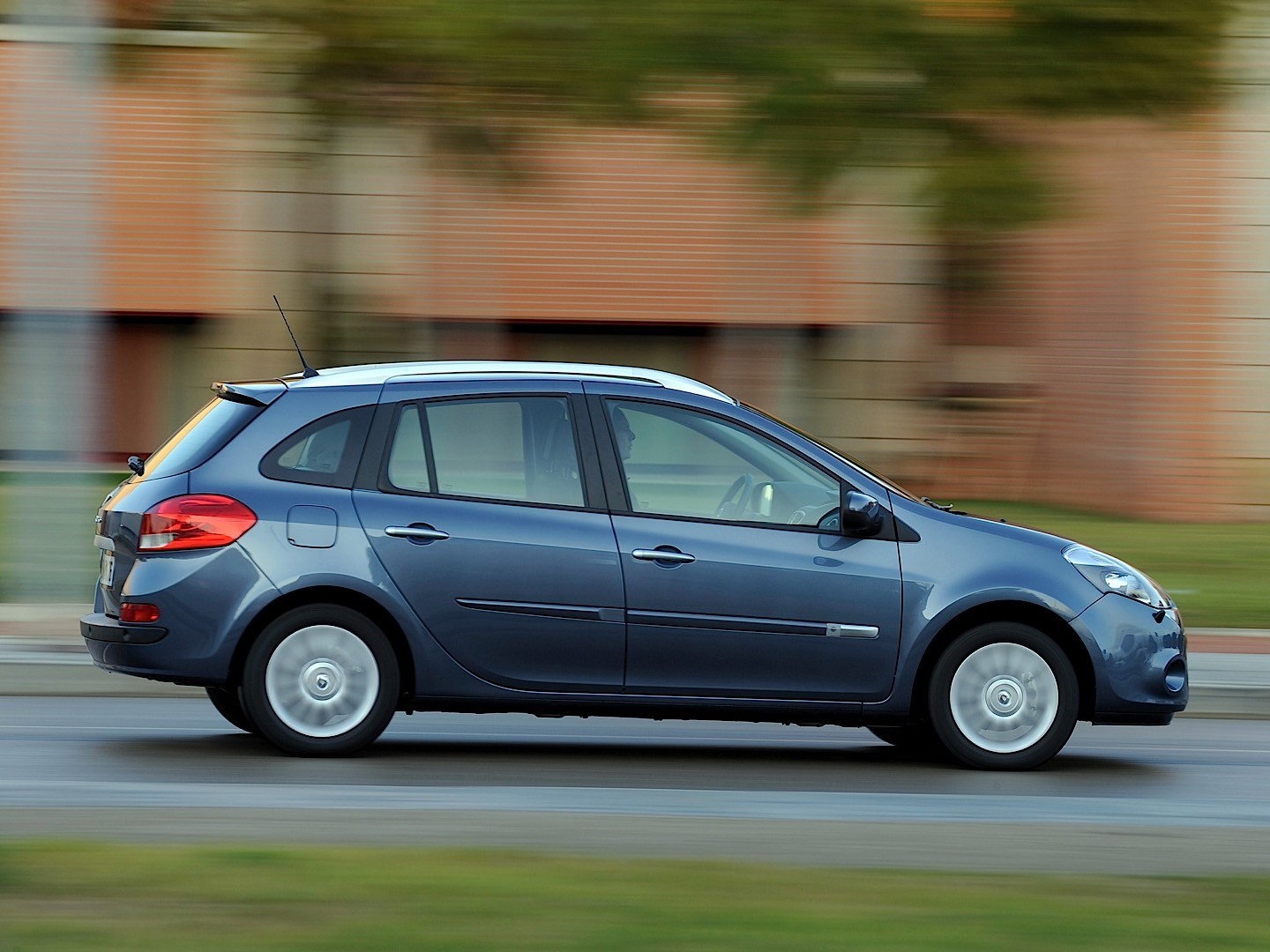 Renault Clio Estate photo 7