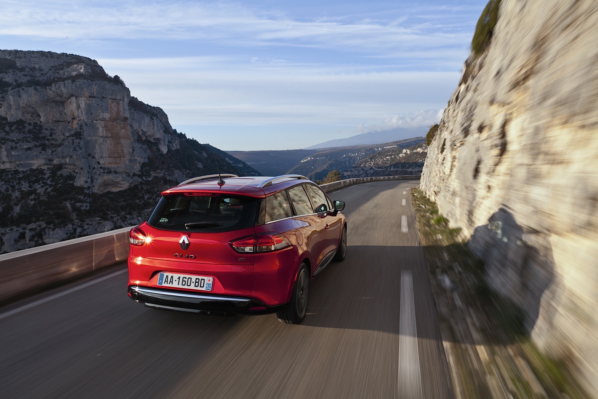 Renault Clio Estate photo 2