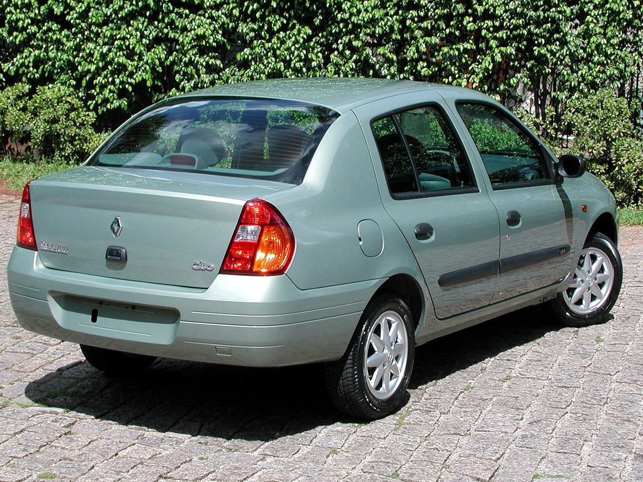 Renault Clio Symbol / Thalia photo 8