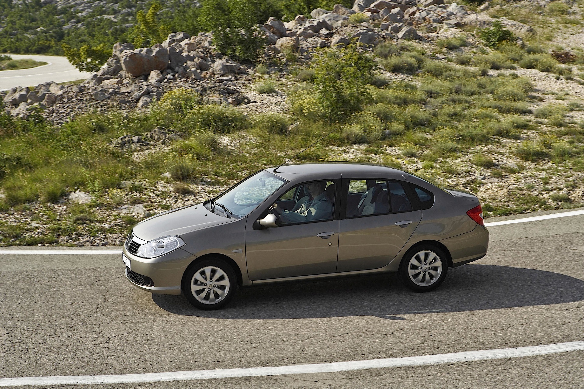 Renault Clio Symbol / Thalia photo 12