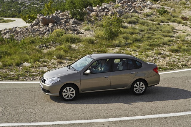 Renault Clio Symbol / Thalia photo 12