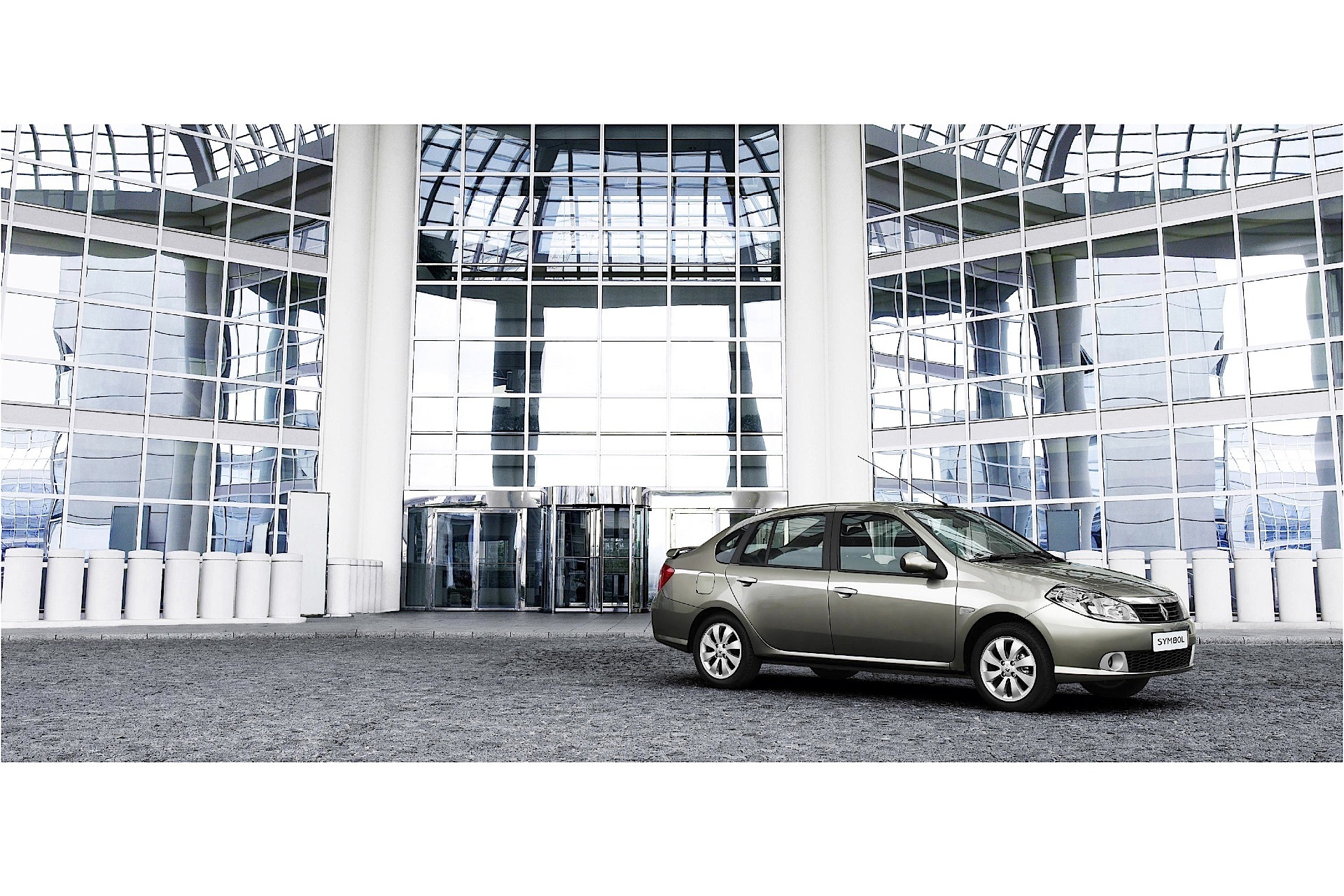 Renault Clio Symbol / Thalia photo 13